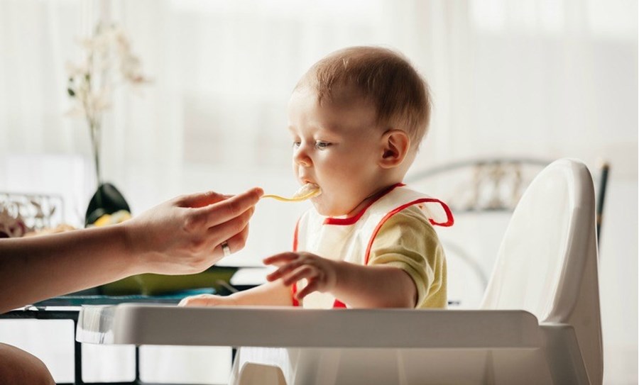 À quel âge bébé peut être en position assise